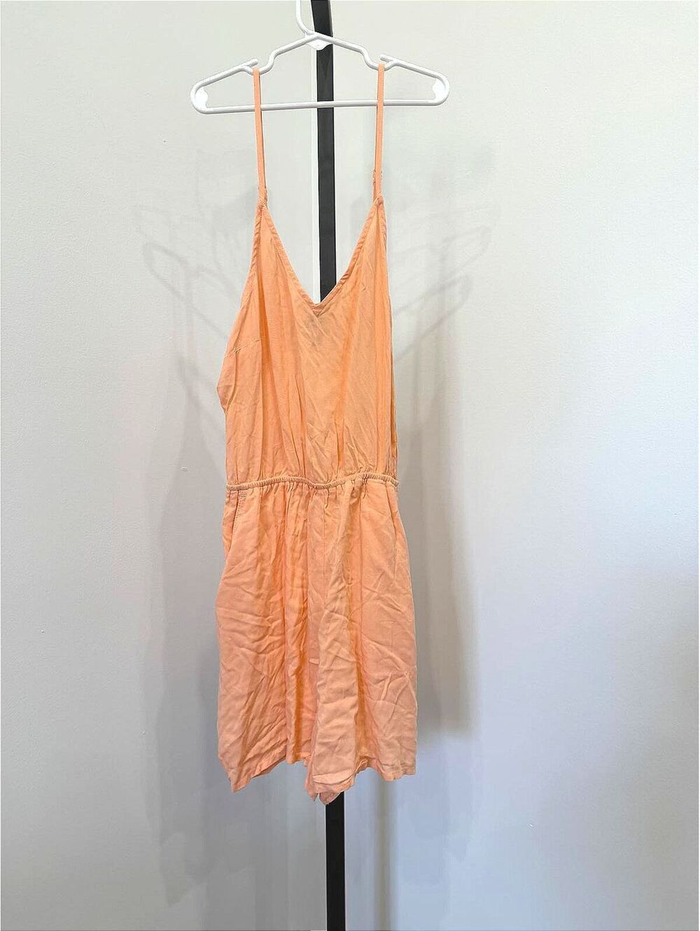 H&M Divided NWT Lightweight Peach Sleeveless Summer Romper with V-Neck XS